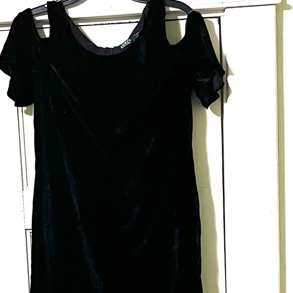 NWT LAUREN by Ralph Lauren. Black crush velvet dress. Size 4. - Picture 3 of 4